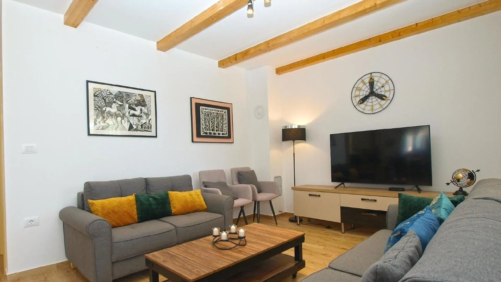 Ferienhaus Mit Privatpool Fuer 8 Personen Ca 210 Qm In Butkovici, Istrien Binnenland Von Istrien Juršići 0*,